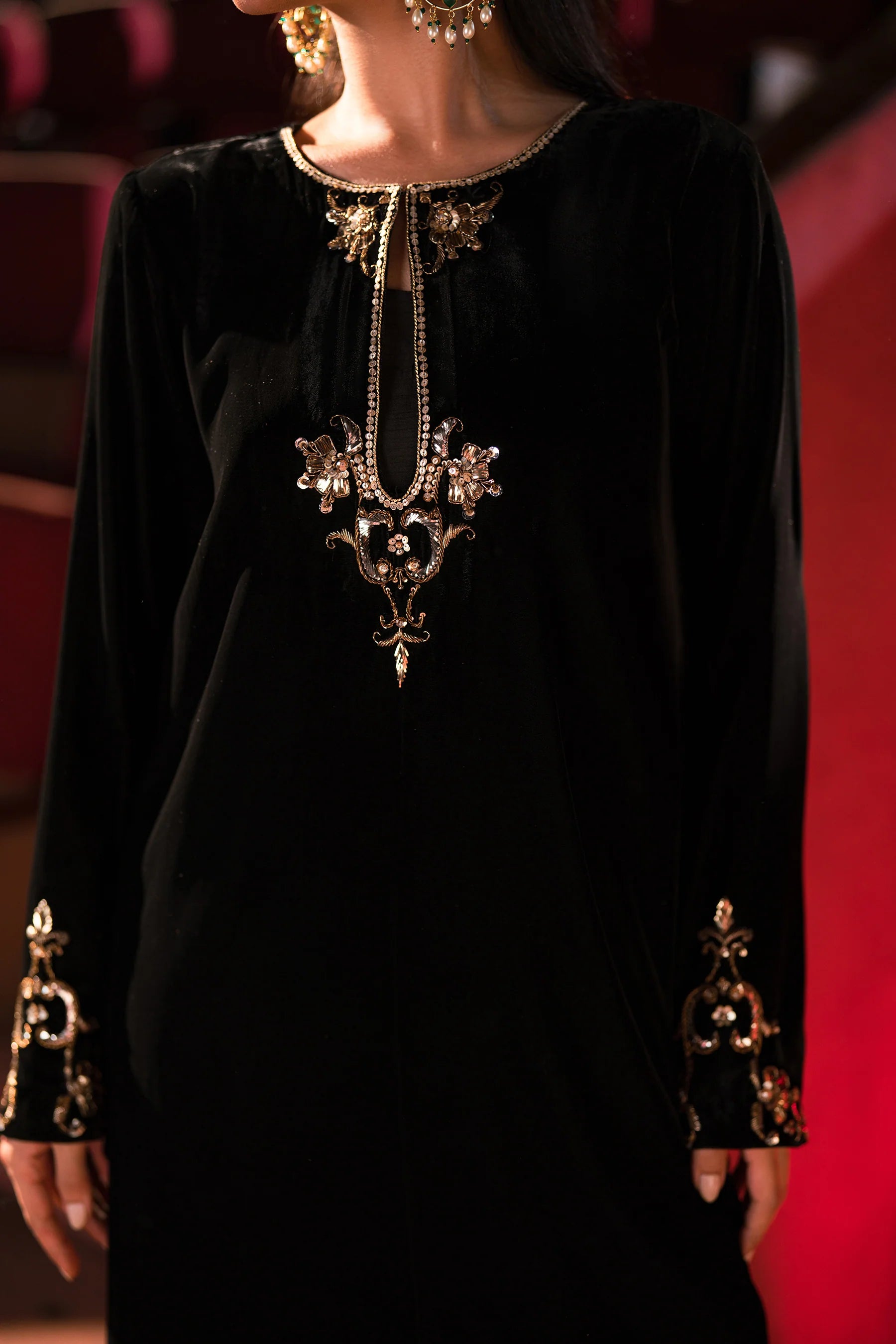 Statement Noir Velvet Set