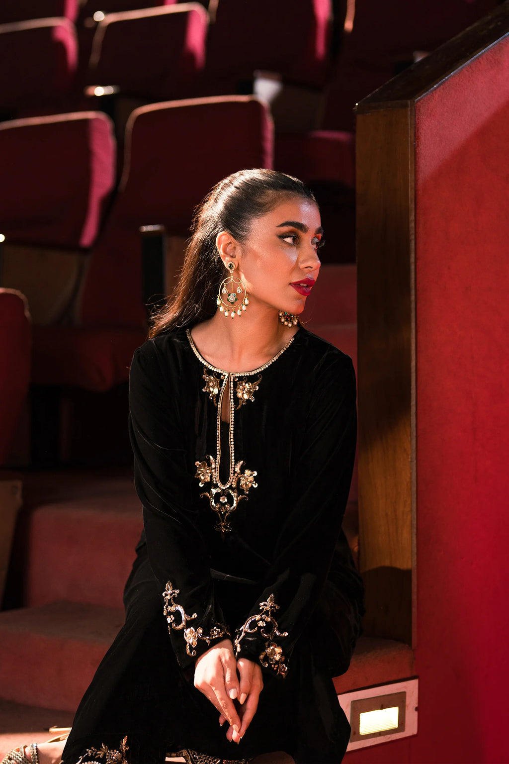 Statement Noir Velvet Set