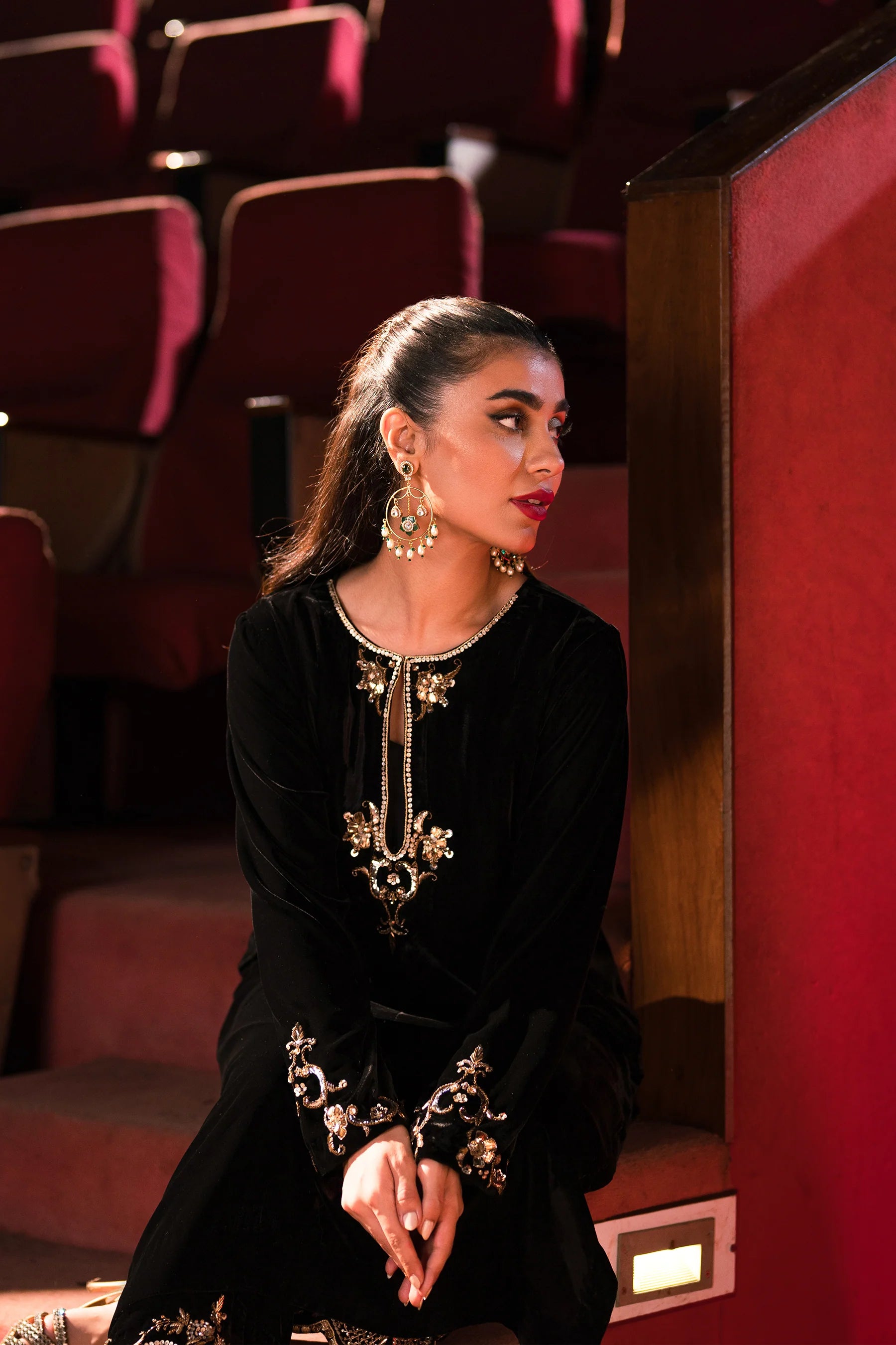 Statement Noir Velvet Set