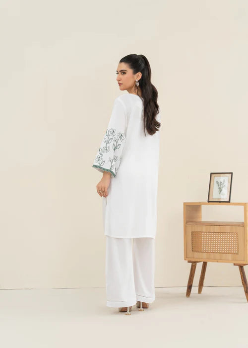 EMBELLISH WHITE 2PCS