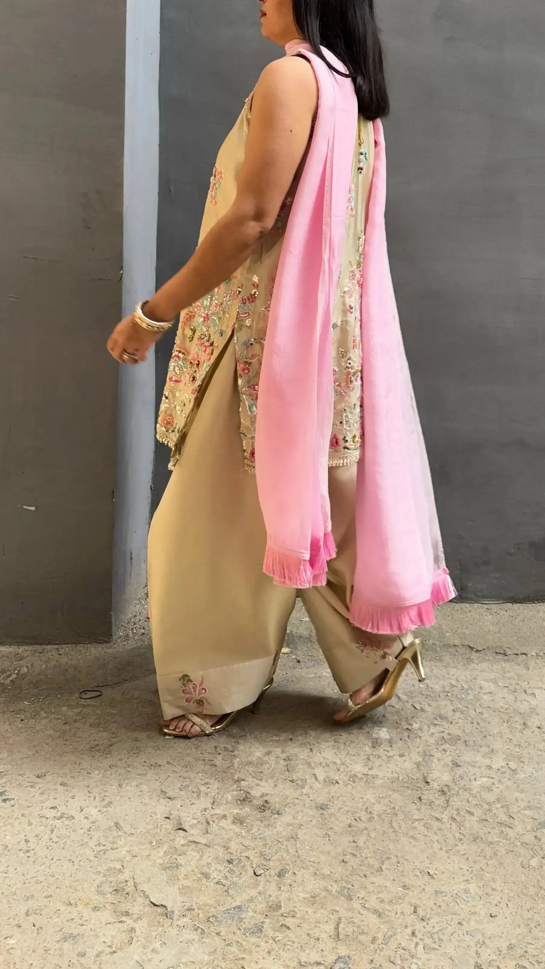 ZEENAT Farshi Salwar Suit Set