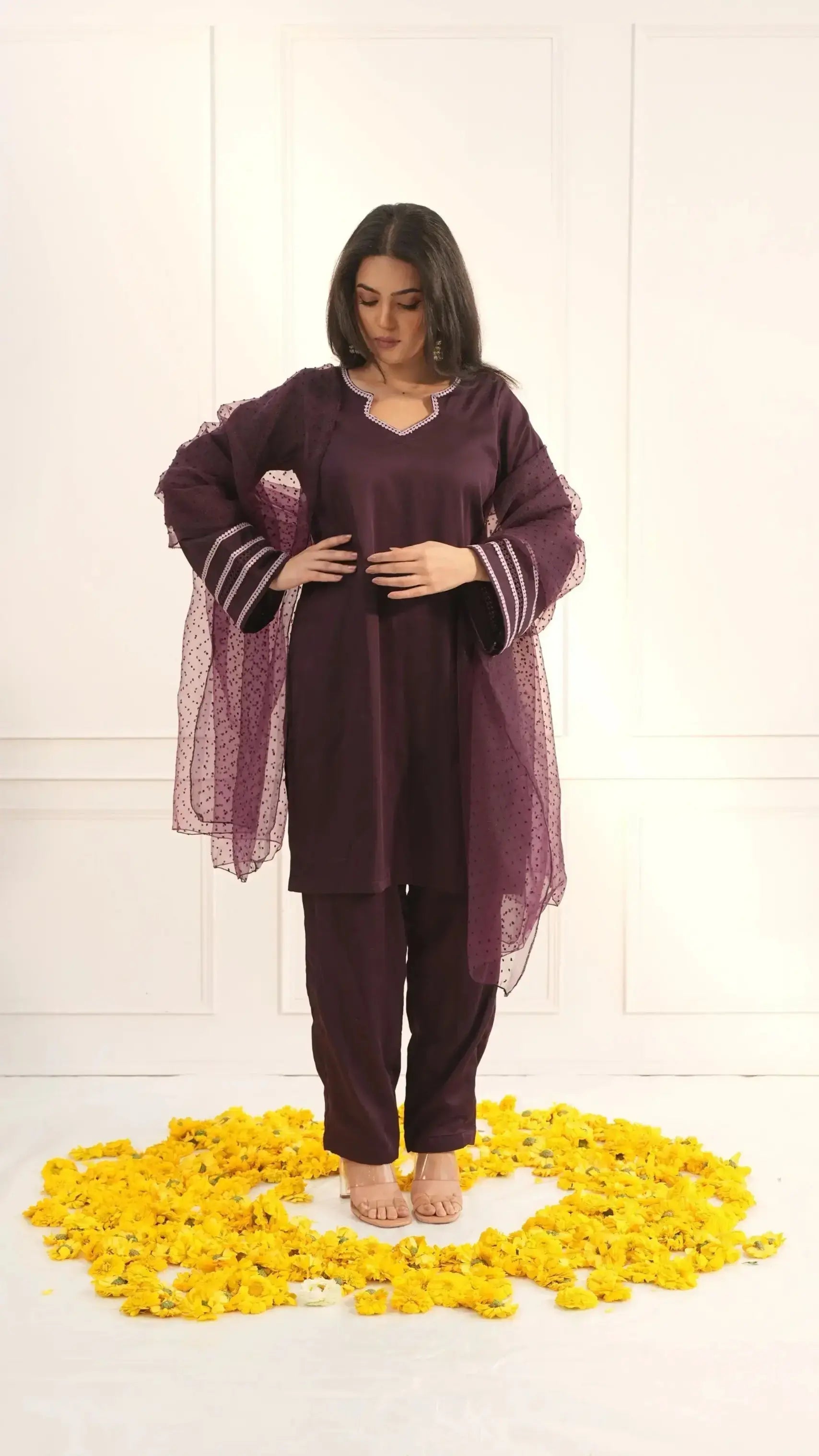 IRIS SET in Middle Eastern Fit